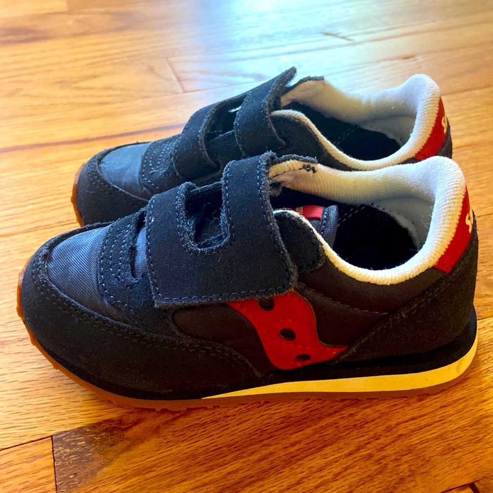 Saucony Originals boy/toddler Jazz Hook & Loop Navy/Red size 7.5 barely worn